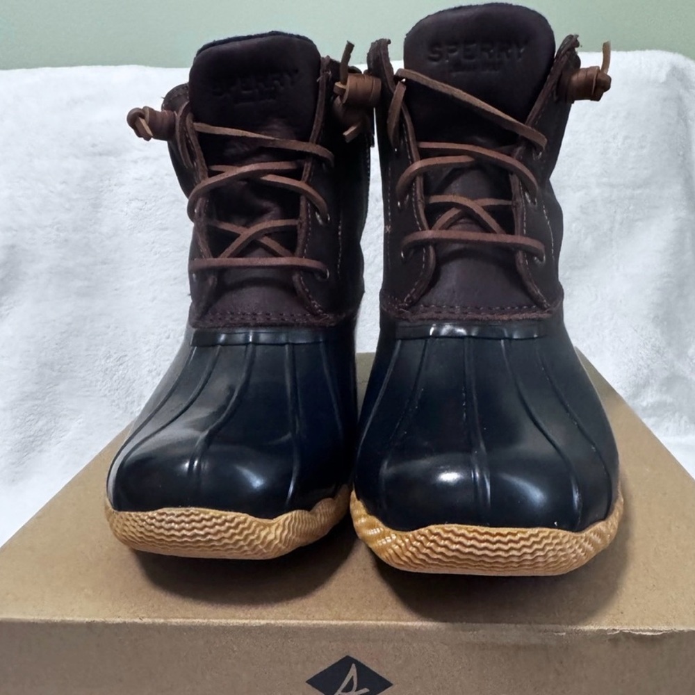 Sperry Two-Tone Brown and Navy Duck Boots - Picture 4 of 12
